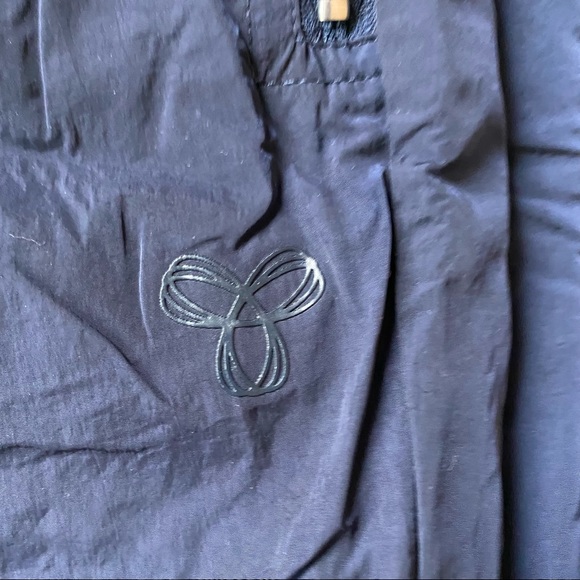 Aritzia TNA Boyfriend Track Pant Starboard Navy Size Small - Picture 6 of 11